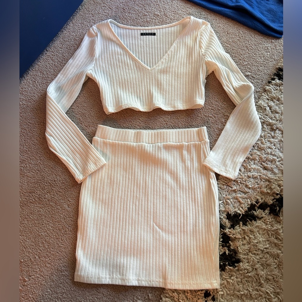 White long sleeve mini set